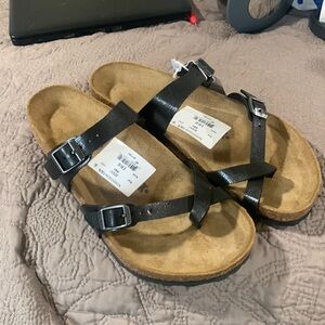 NWT Birkenstock size 39 (8) black